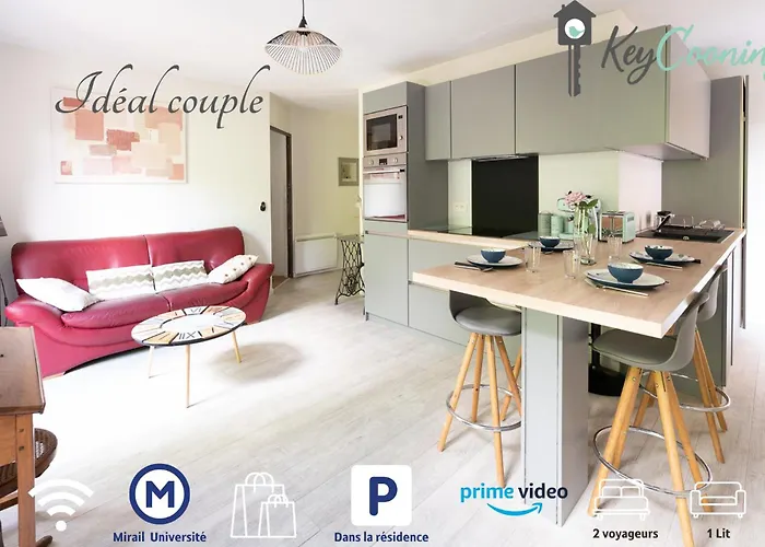 Ideal Couple Jacuzzi Et Jolie Cour Interieure