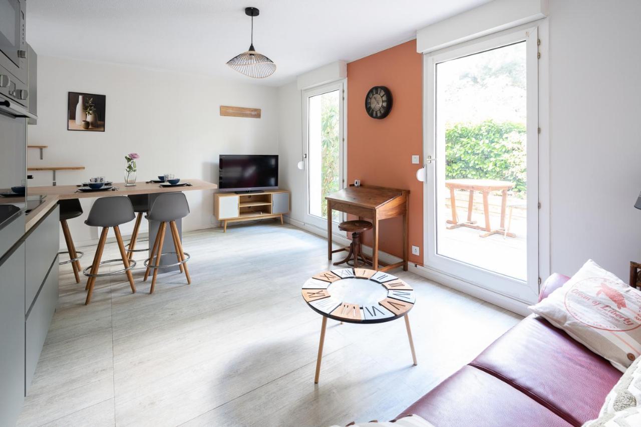 Ideal Couple Jacuzzi Et Jolie Cour Interieure Apartment
