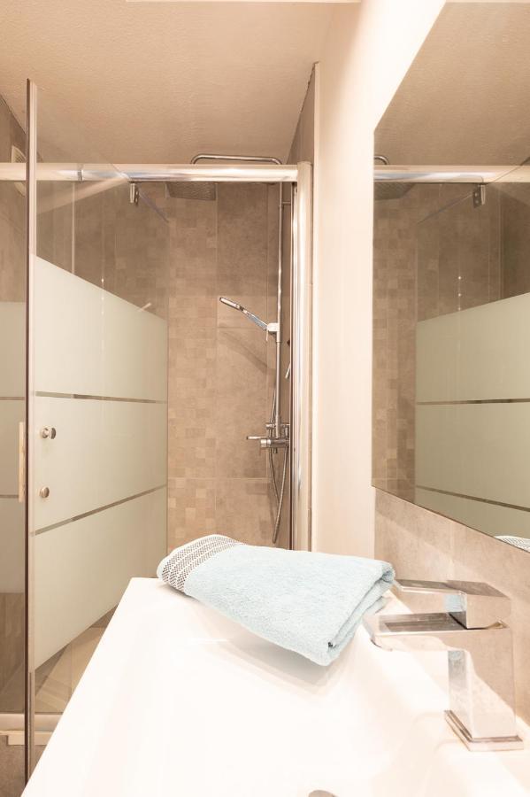 Ideal Couple Jacuzzi Et Jolie Cour Interieure Apartment